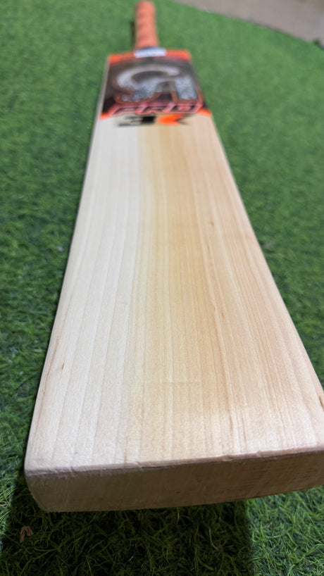 CA PRO 3k English Willow Cricket bat | Tight Grains 1275g | 2.8 lb