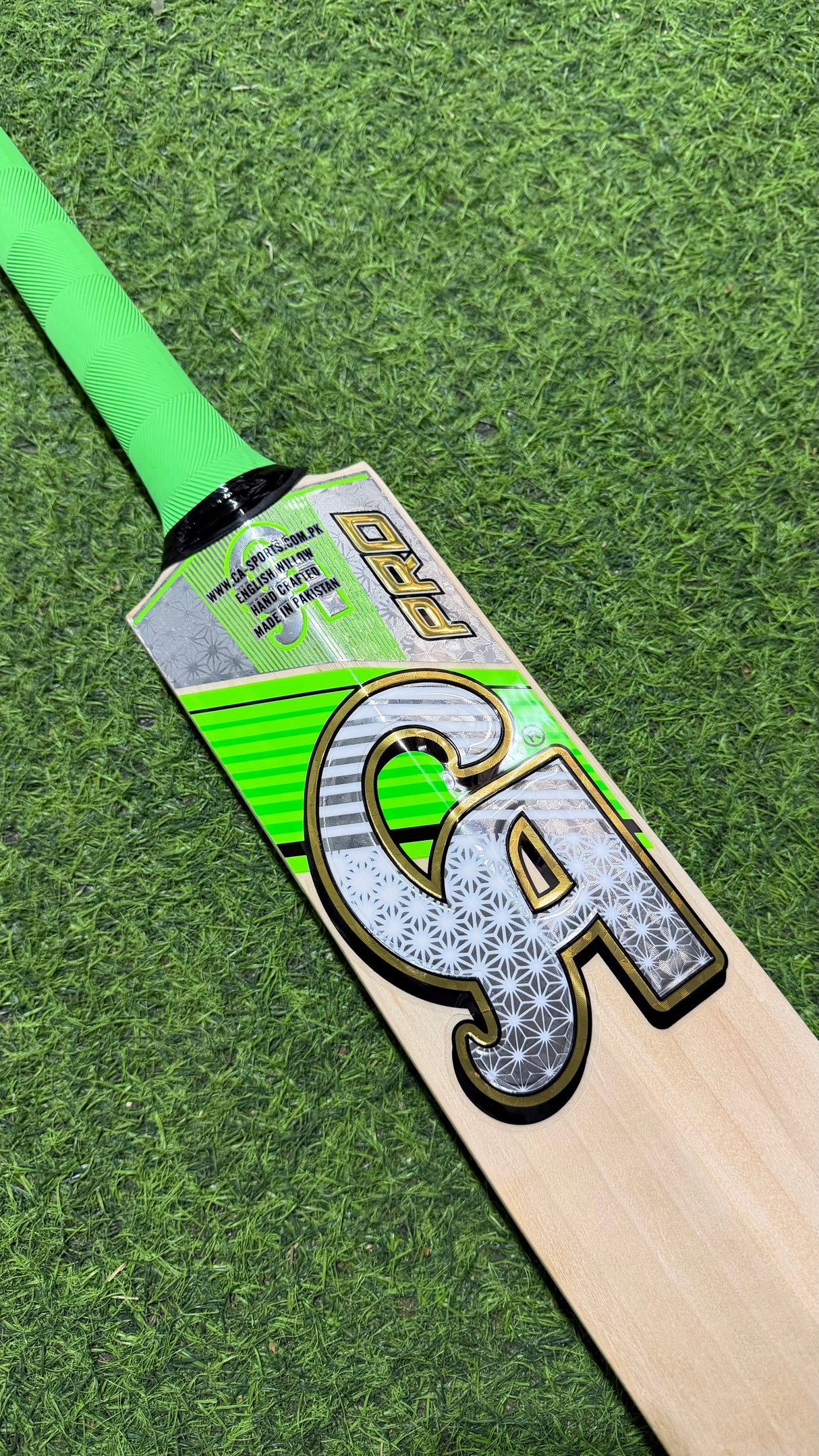 CA PRO 15k English Willow Bat | 1170g 8 Grains - 2.7 lb