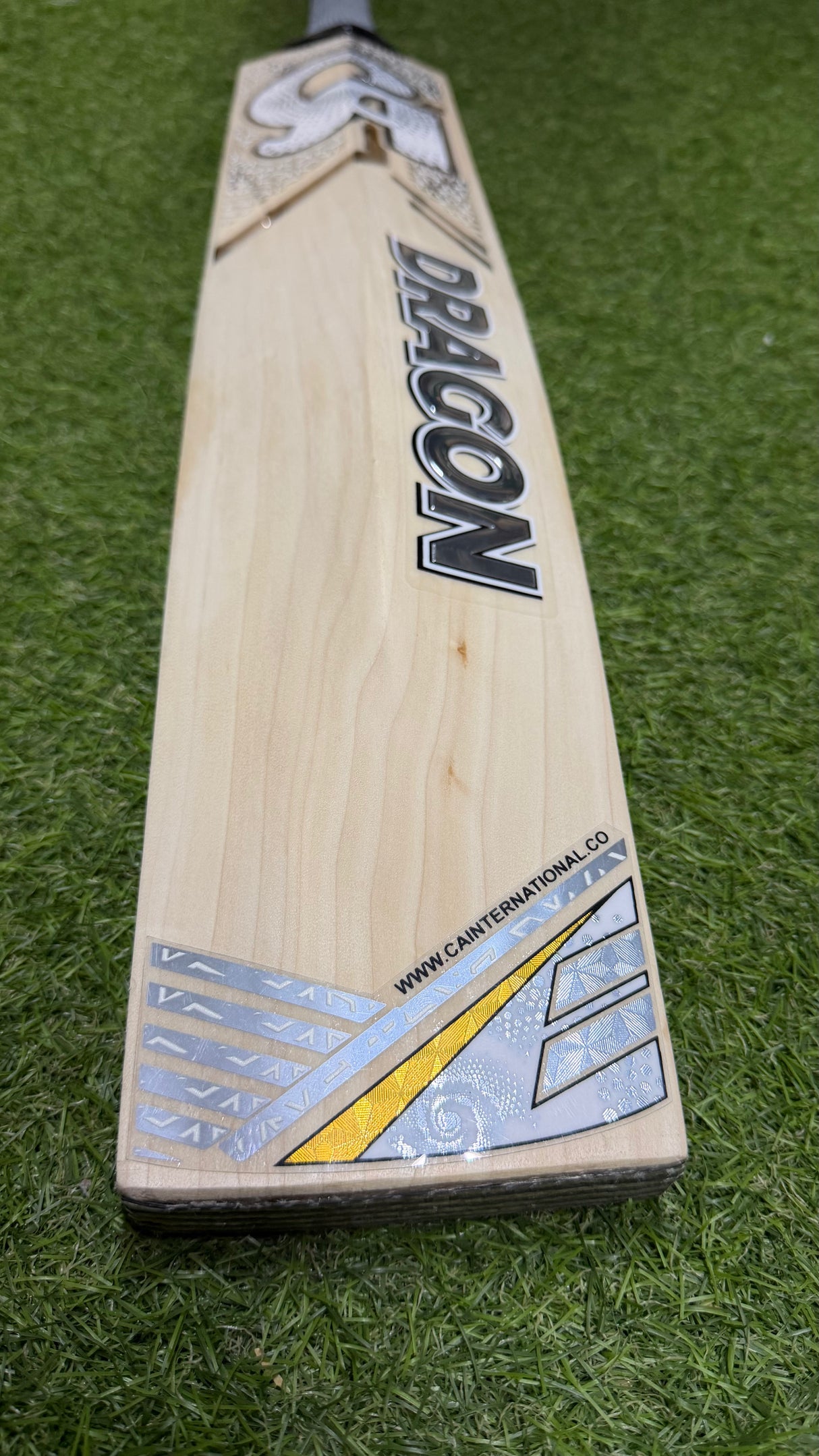 CA GOLD DRAGON English Willow Cricket Bat - 8 Grains-1209g
