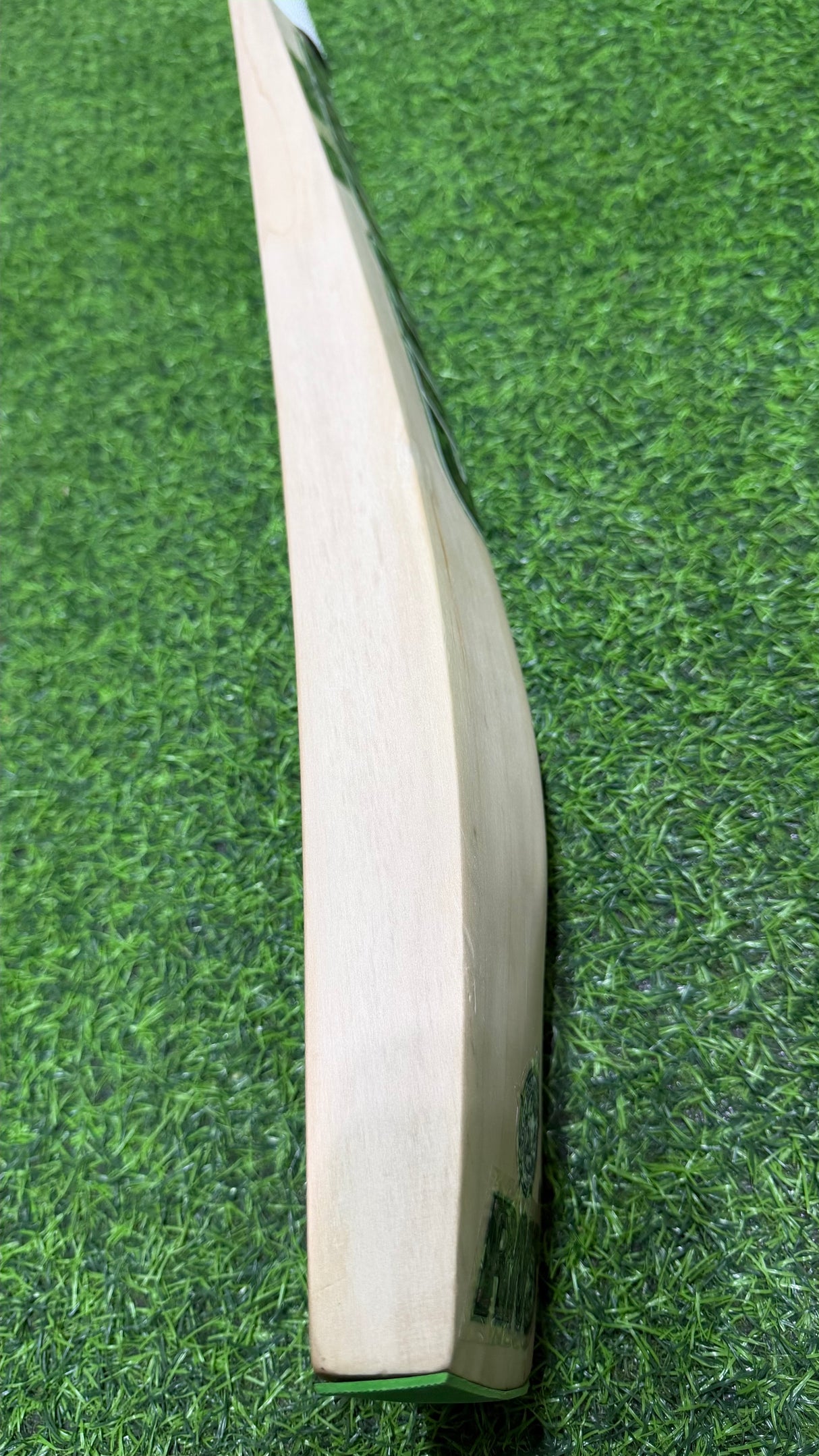 RNS Atomic- English Willow Nurtured Cricket Bat -1235g