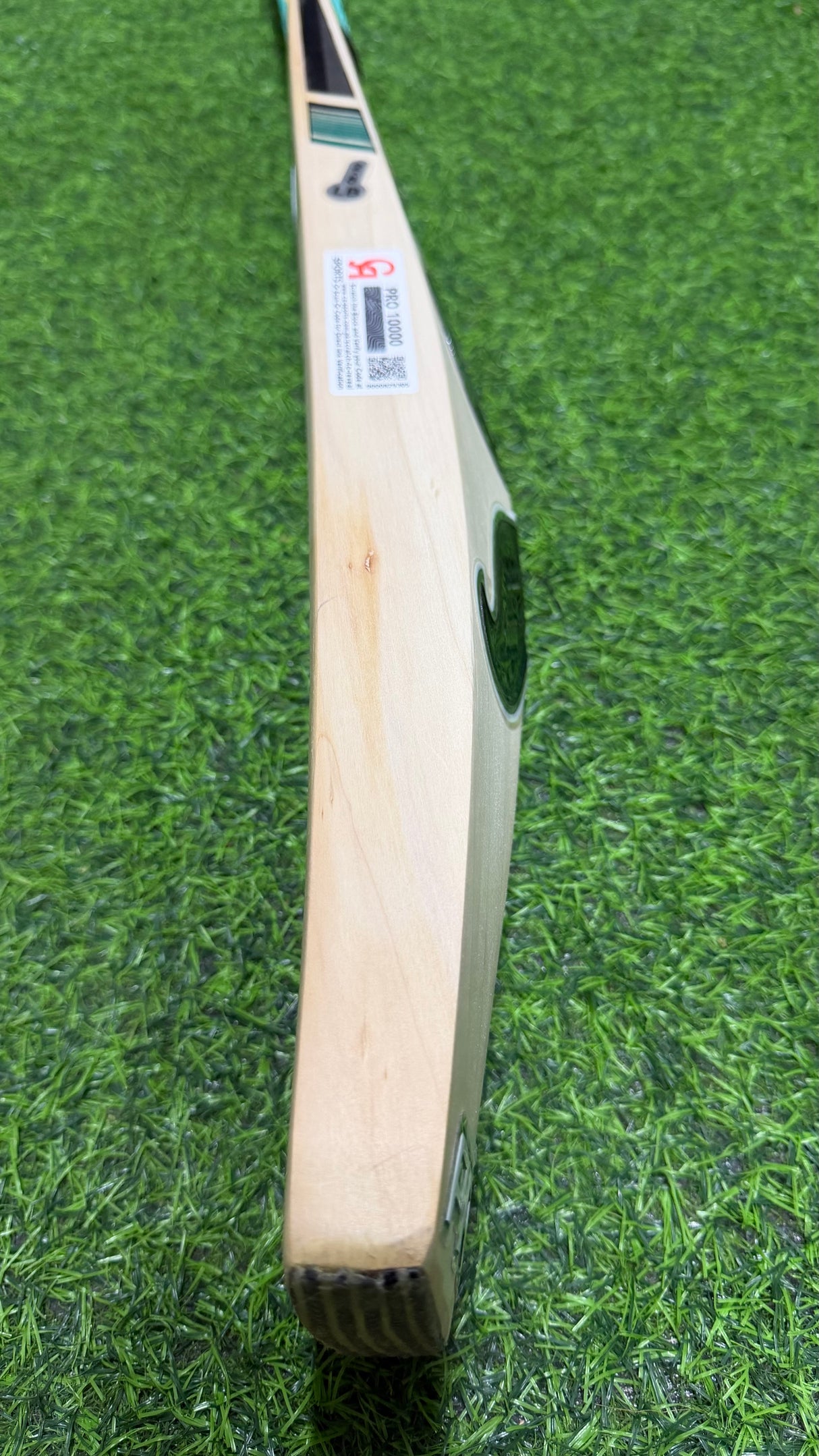 CA PRO 10000 English Willow Cricket Bat - 7 Grains-1170g