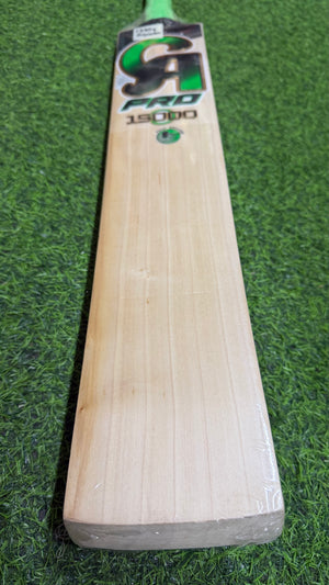CA PRO 15000 Cricket Bat- English Willow-6 Grains-1210g