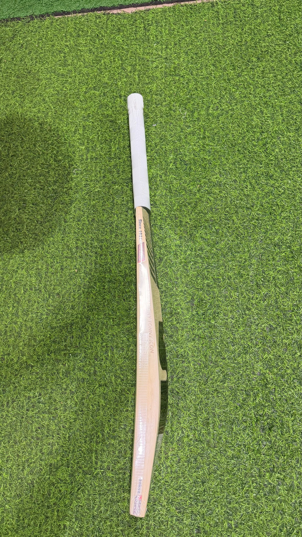 SG SUNNY TONNY ICON English willow Cricket Bat -1175g-9 Grains