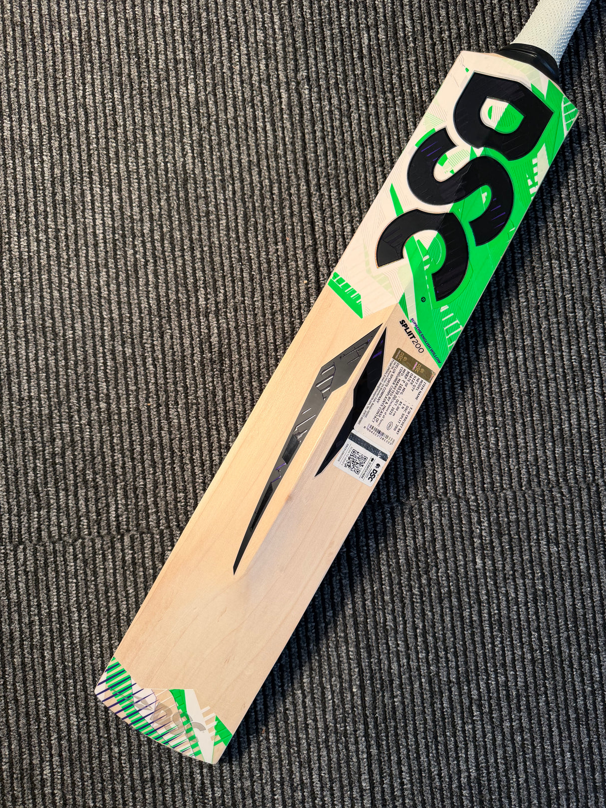 DSC SPLIIT 200 Supreme English willow Cricket Bat - 1165G 6 Grains