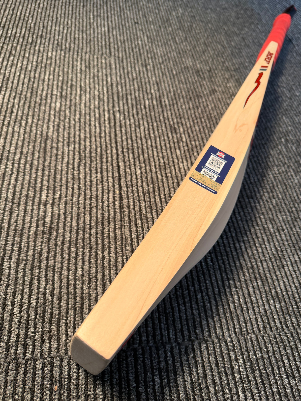MRF Virat Kohli Genius Run Machine Grade 1 English Willow Cricket Bat -7 Grains 1153g