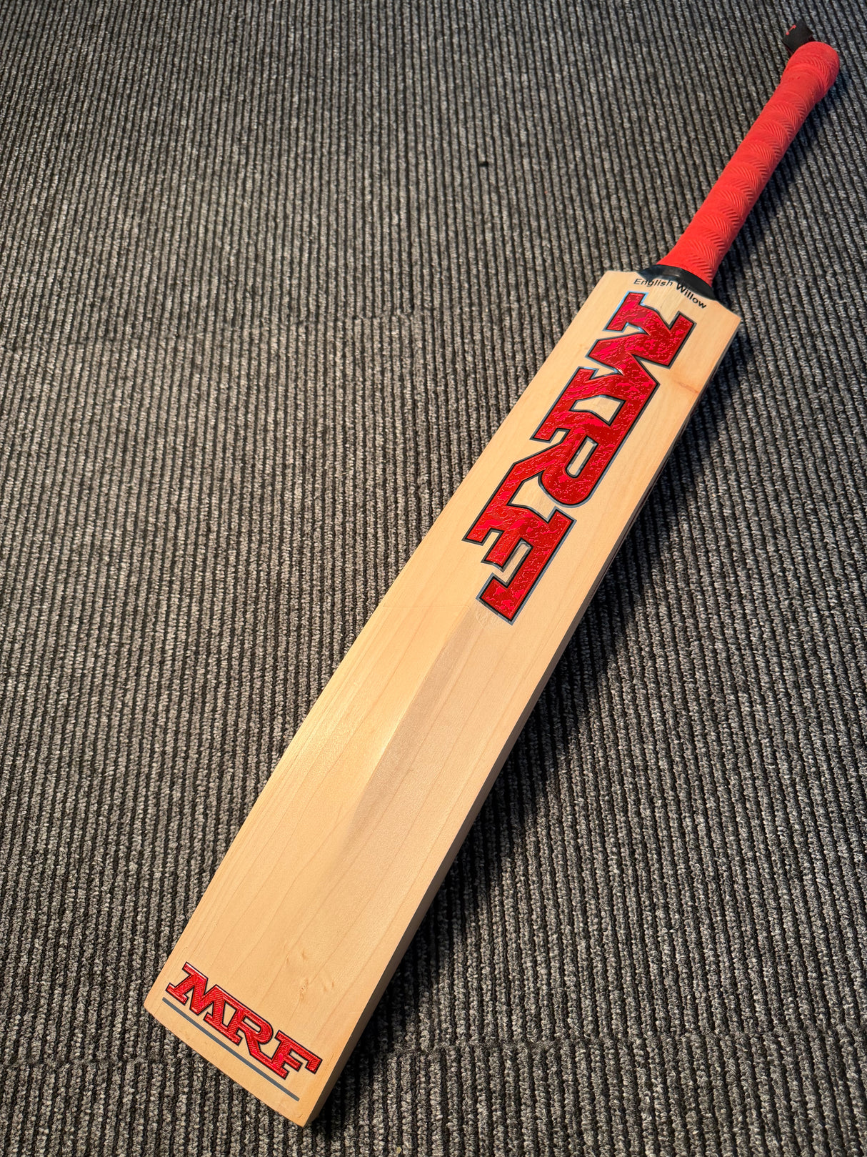 MRF Virat Kohli Genius Run Machine Grade 1 English Willow Cricket Bat -7 Grains 1153g