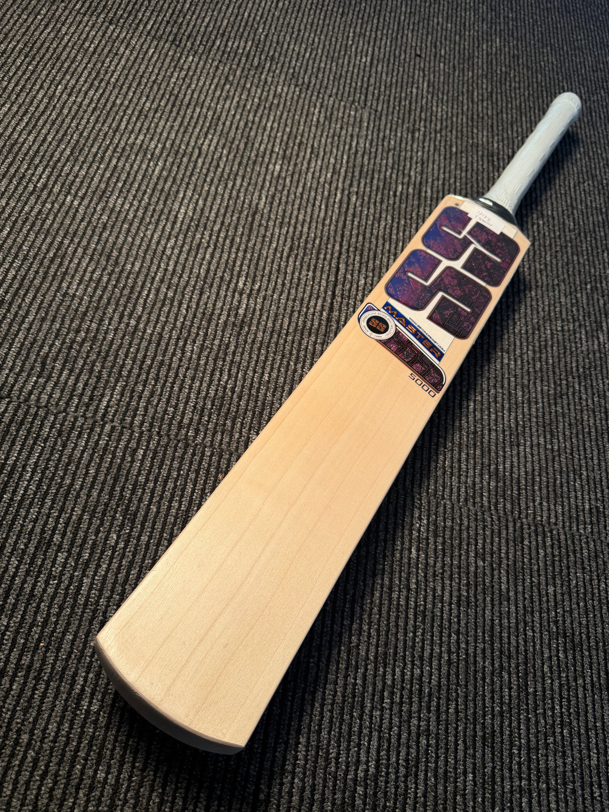 SS Master 5000 English willow Cricket Bat -1212g  5 Grains