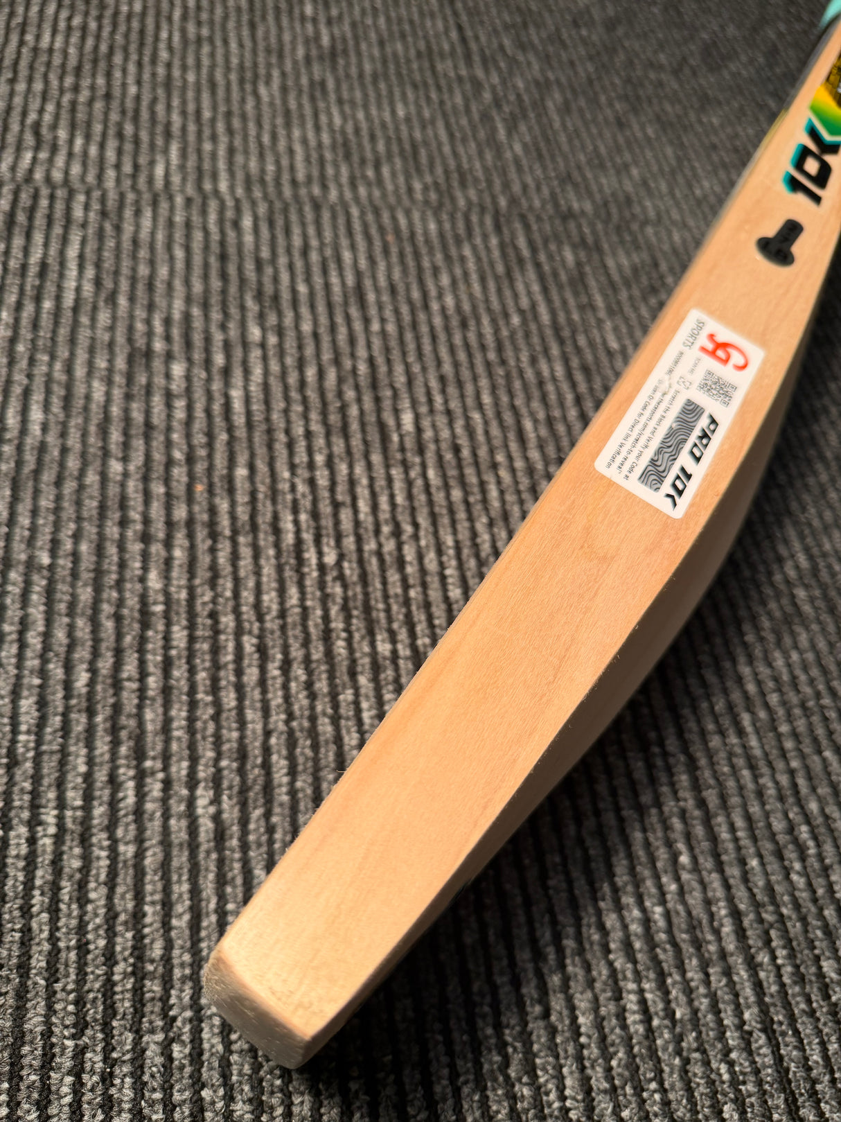 CA Pro 10k English Willow Cricket Bat - 8 Grains-1220g - 2.7 lb
