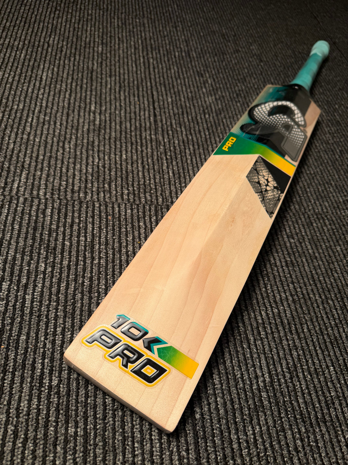 CA Pro 10k English Willow Cricket Bat -6 Grains-1175g - 2.7 lb
