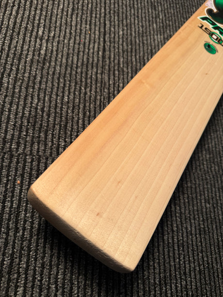 CA PRO 15000 Cricket Bat- Grade 1 English Willow - 8 Grains 2.8 lb
