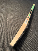 CA PRO 15000 Cricket Bat- Grade 1 English Willow - 8 Grains 2.8 lb