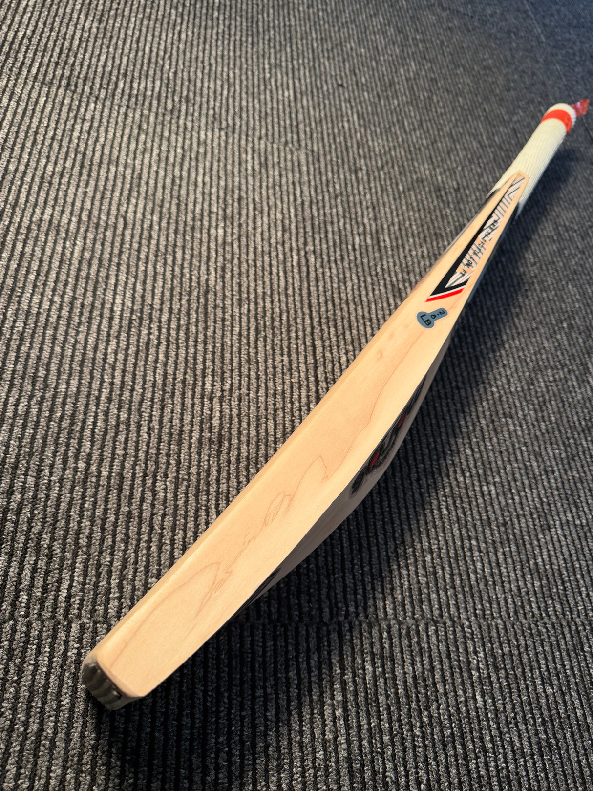 CA Plus 20K Eoin Morgan-Player Grade English Willow Cricket Bat -1215g-9 Grains - 2.8 lb