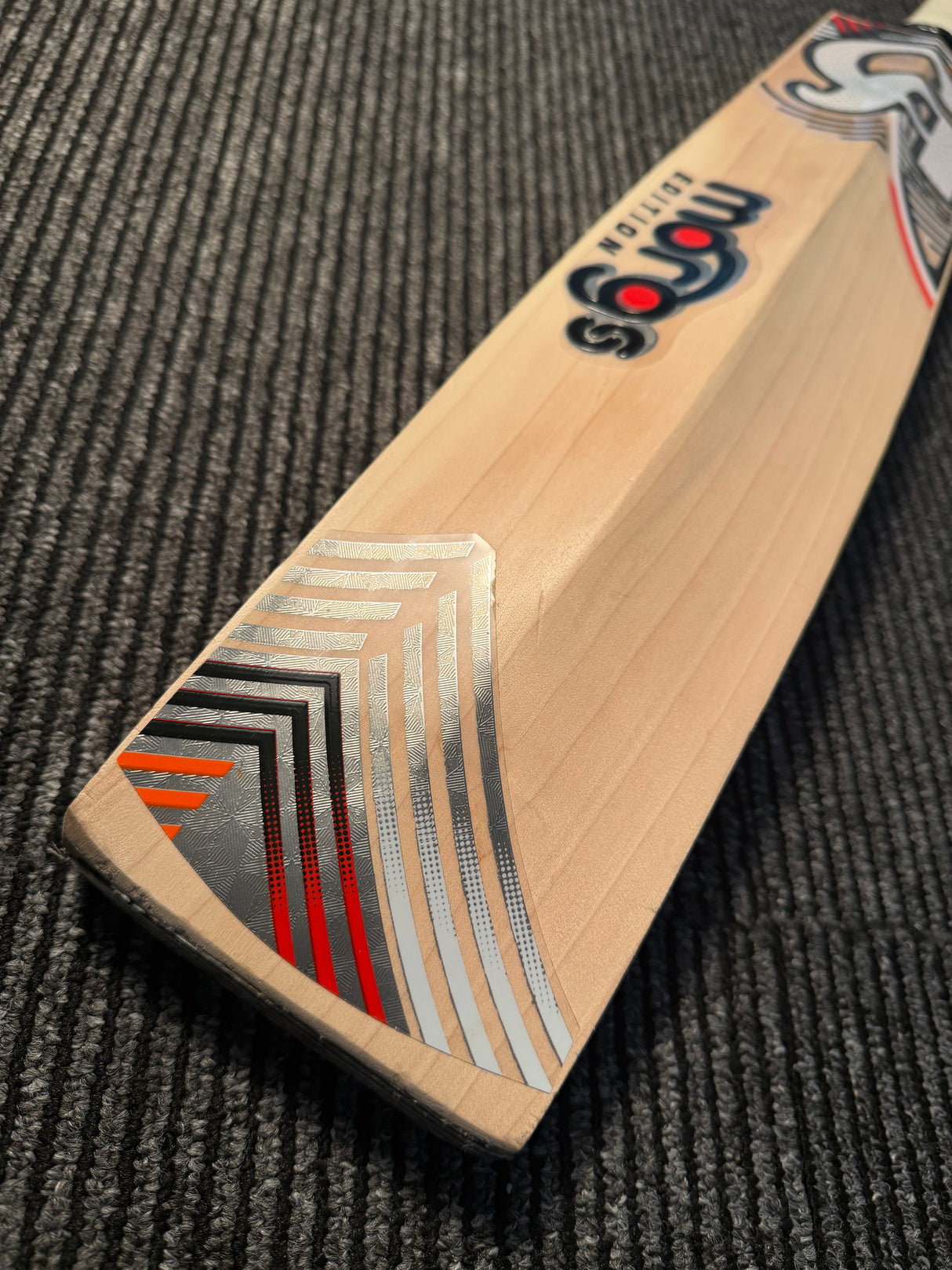 CA Plus 20K Eoin Morgan-Player Grade English Willow Cricket Bat -1215g-9 Grains - 2.8 lb