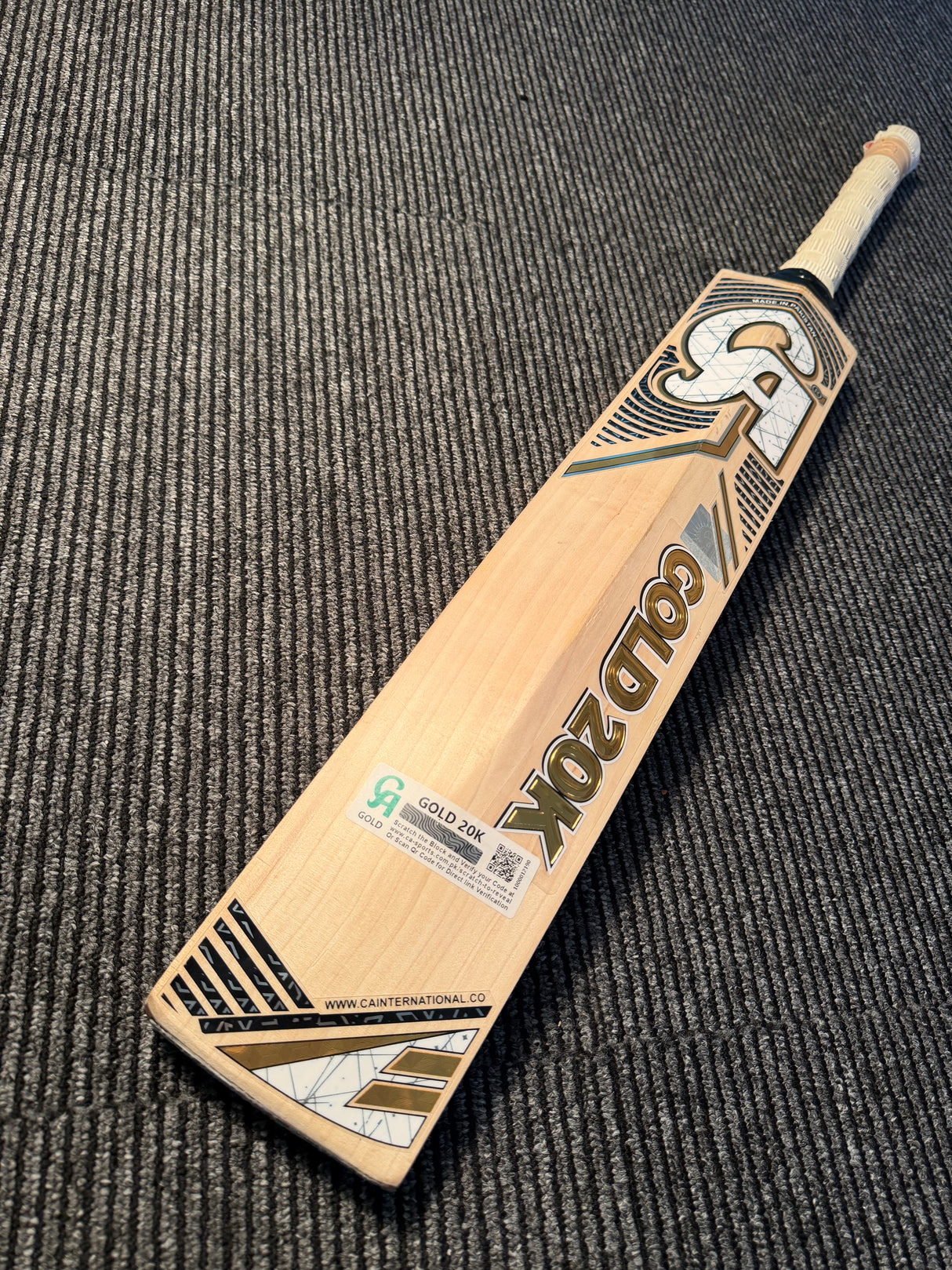 CA Gold 20k Cricket Bat Player Grade -11 Grains-1187g - 2.8 lb