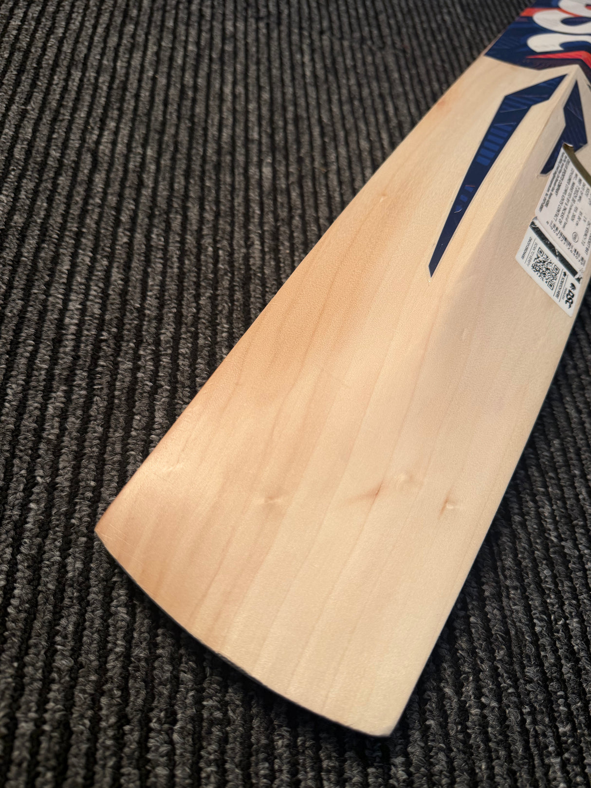 DSC KRUNCH 7.0 Supreme English willow Cricket Bat - 10 Grains - 1170g