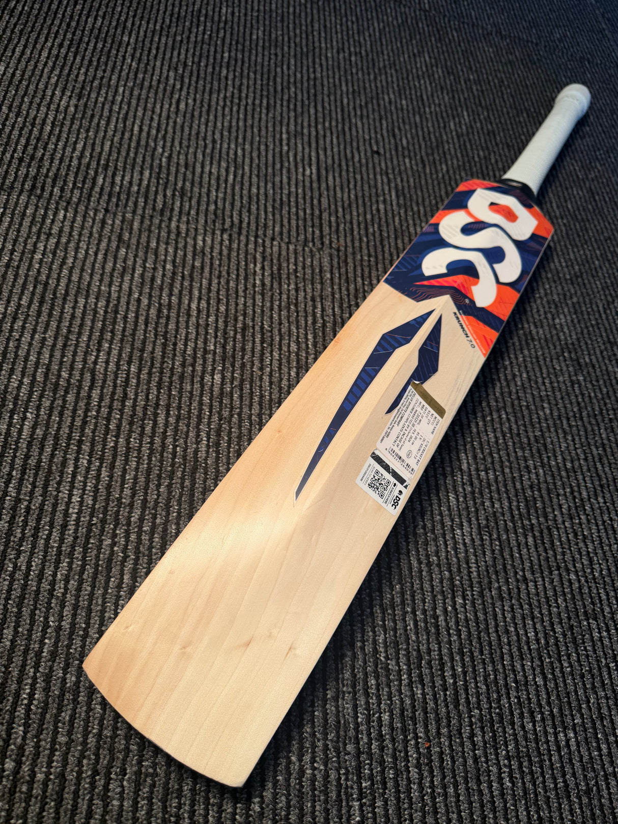 DSC KRUNCH 7.0 Supreme English willow Cricket Bat - 10 Grains - 1170g