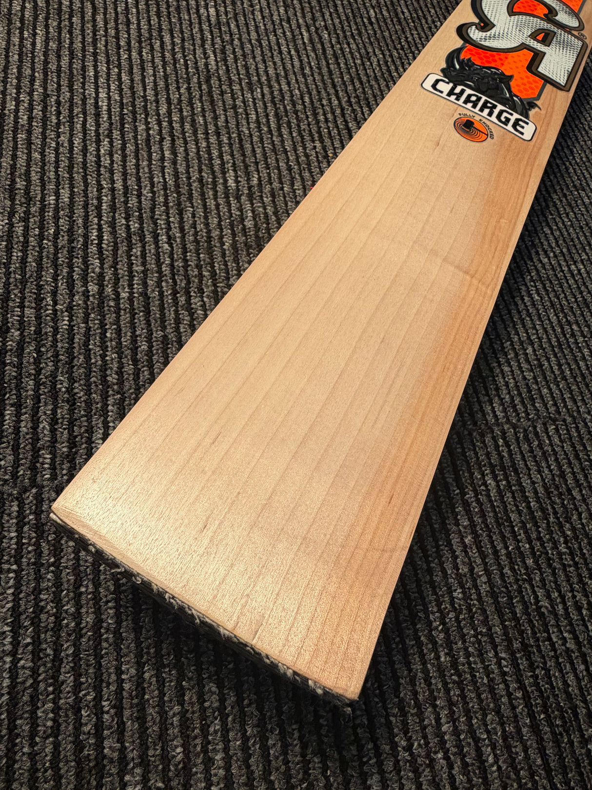 CA CHARGE English Willow Cricket Bat - 10 Grains-1195g - 2.7 lb