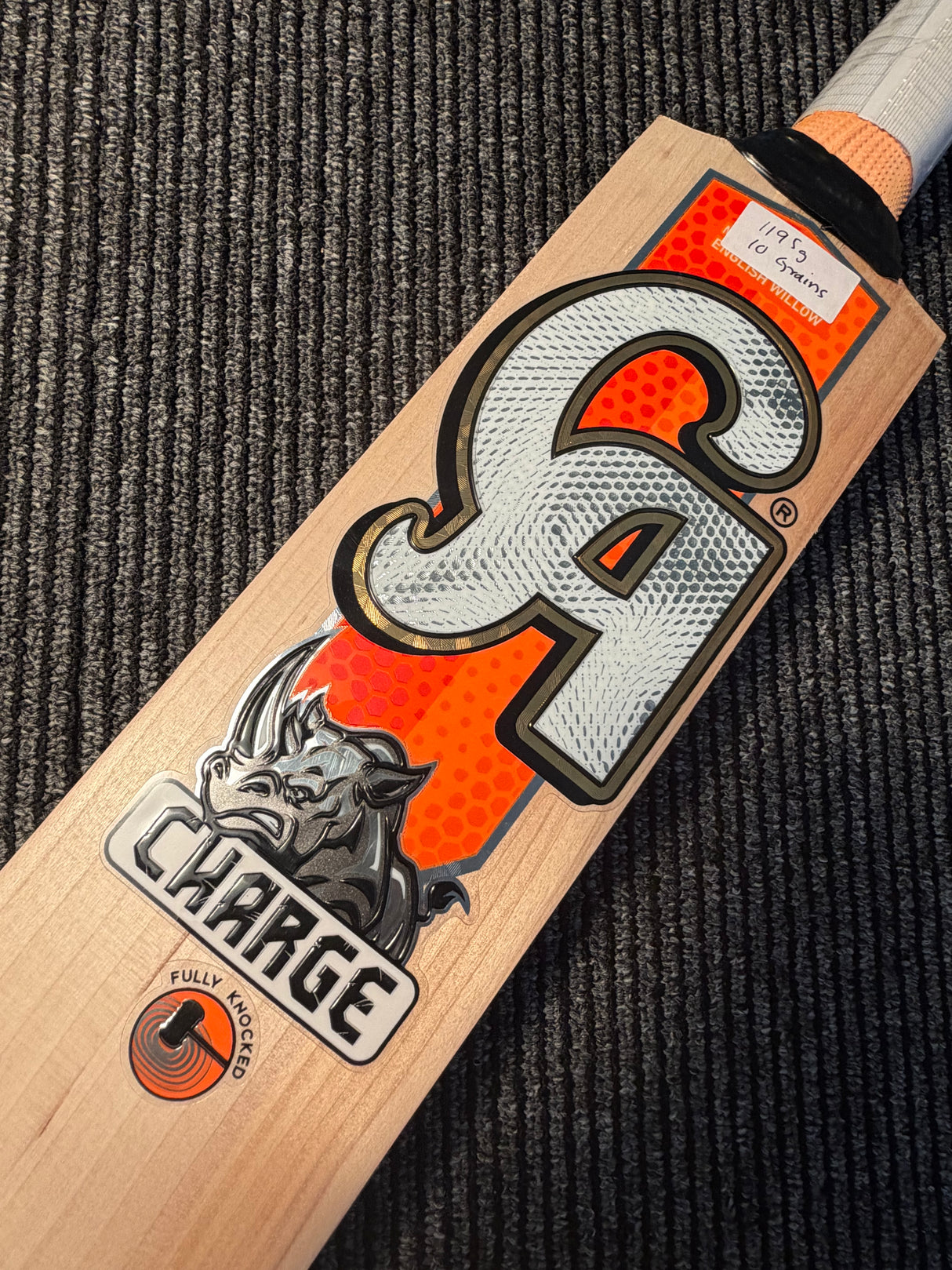 CA CHARGE English Willow Cricket Bat - 10 Grains-1195g - 2.7 lb