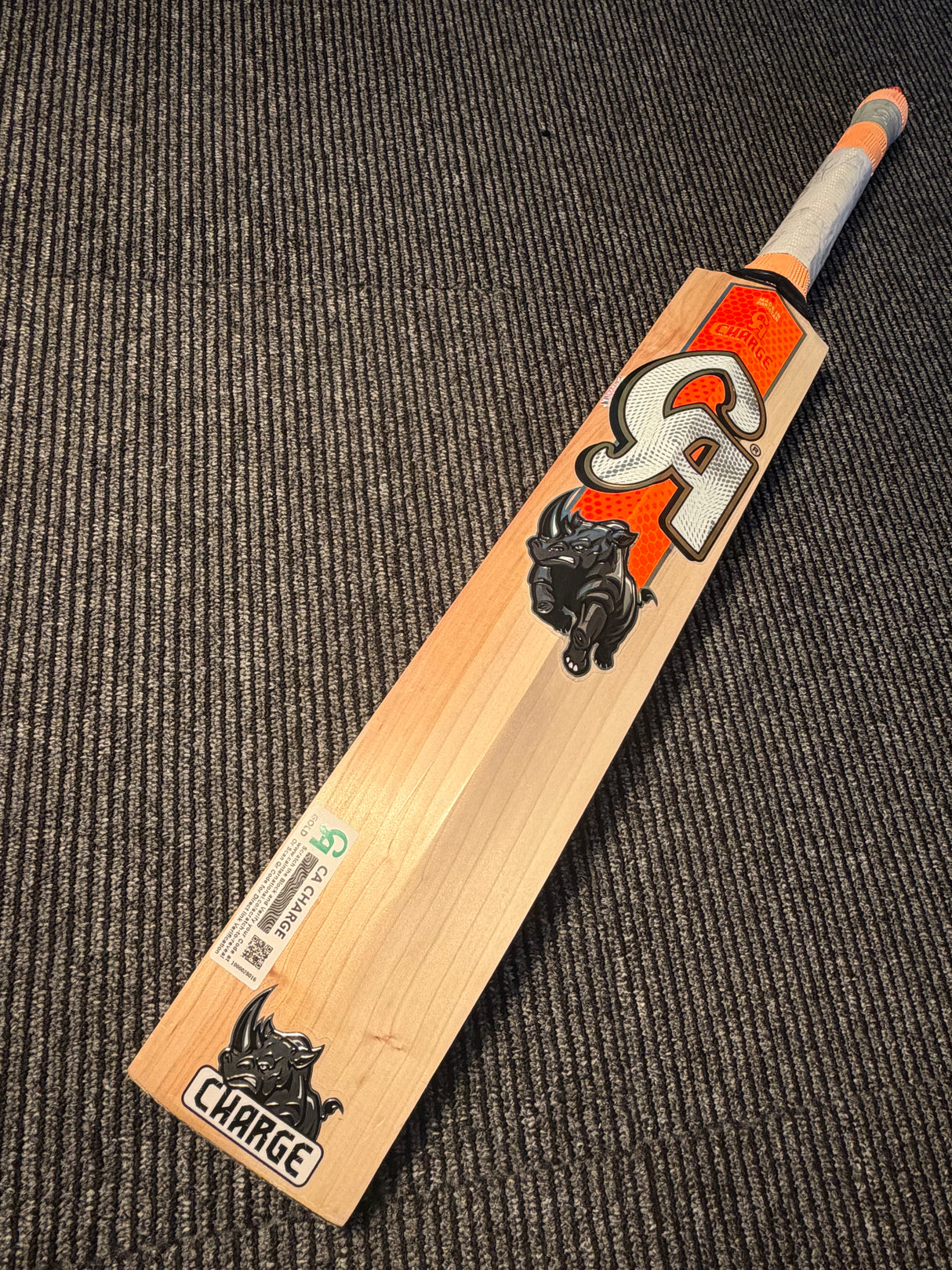 CA CHARGE English Willow Cricket Bat - 10 Grains-1195g - 2.7 lb