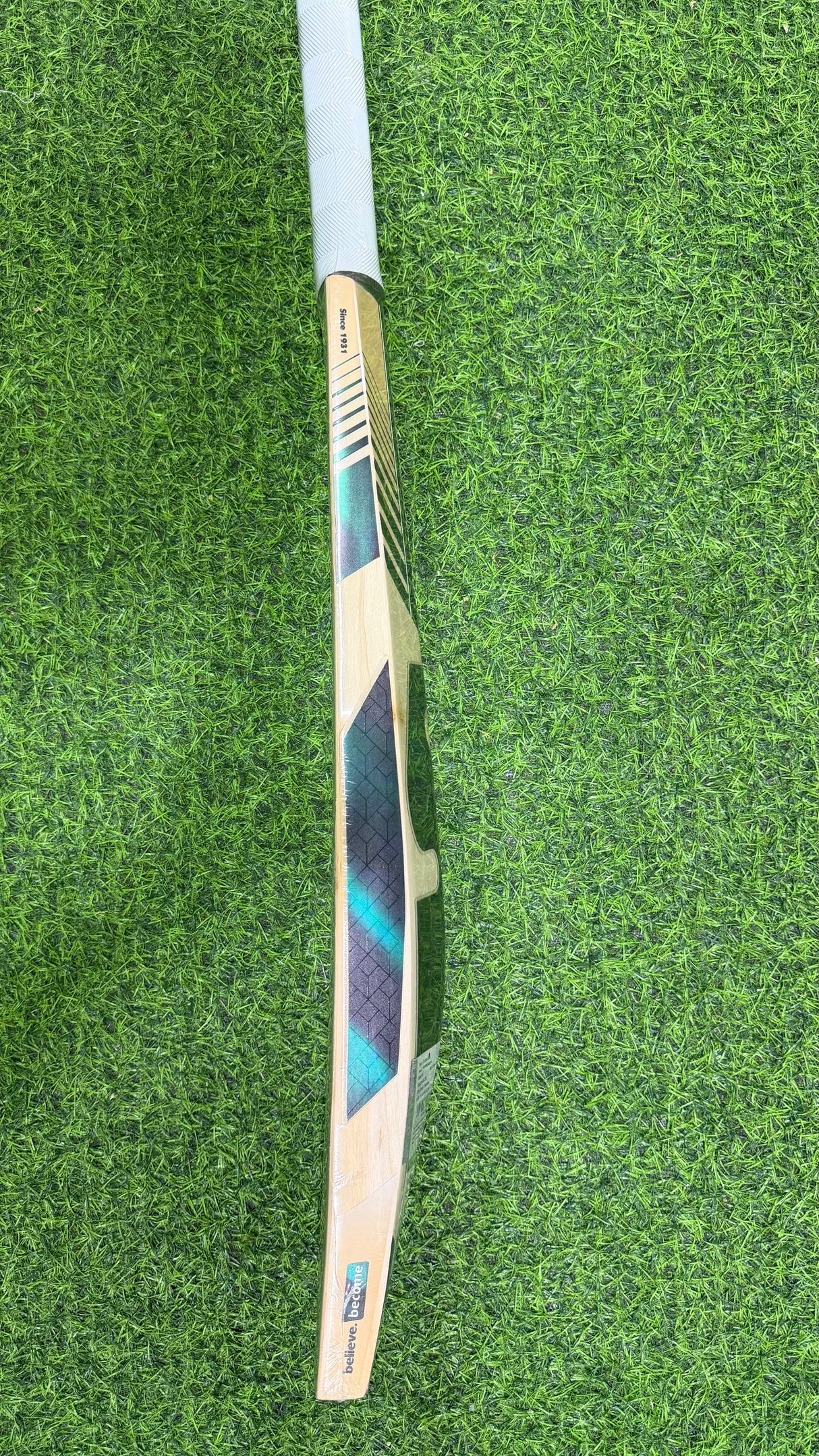 SG Skipper Icon | English willow Cricket Bat -1150g- 5 Grains