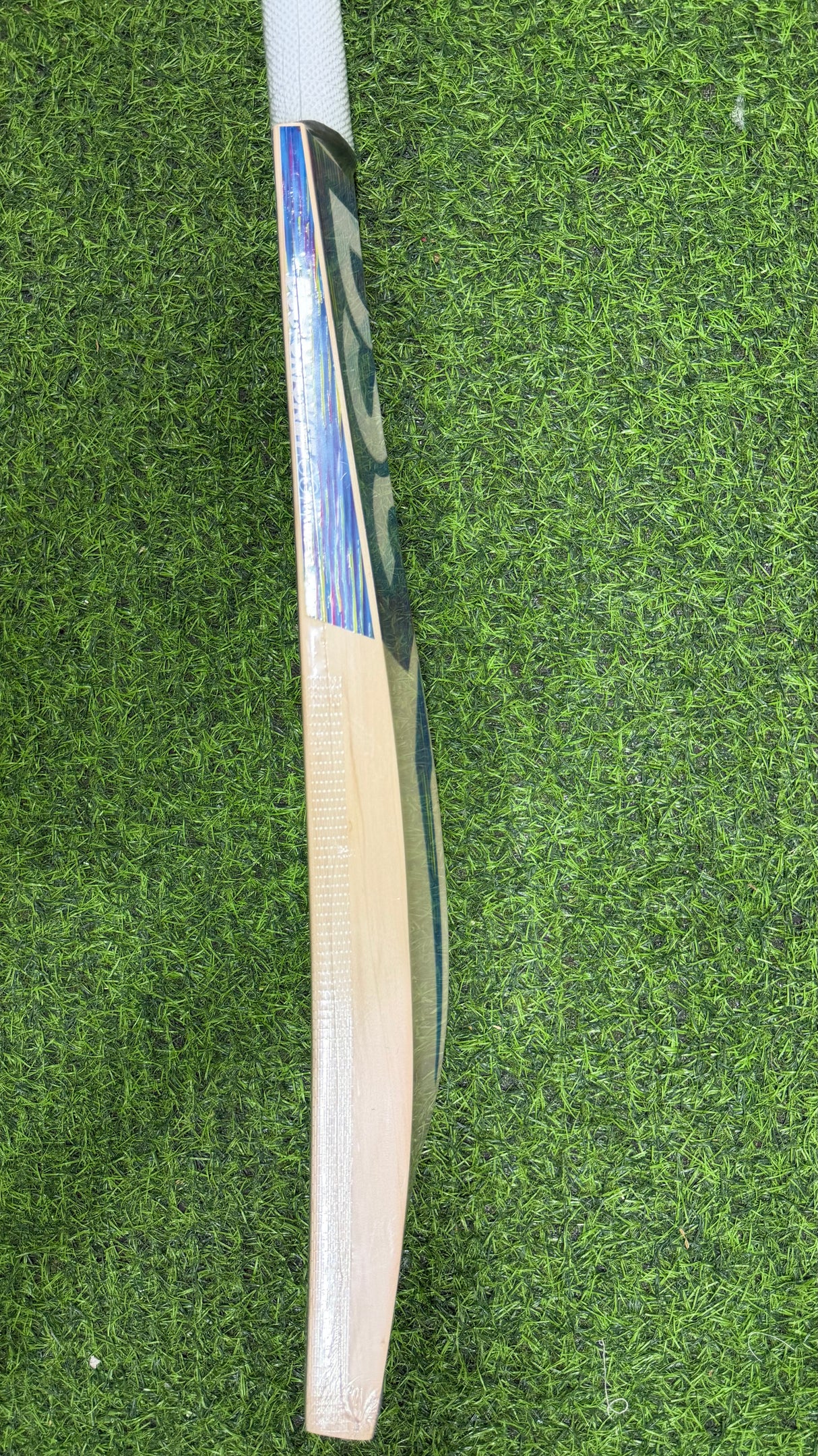 DSC Blu 111 Supreme English willow Cricket Bat - 7 Grains - 1225g