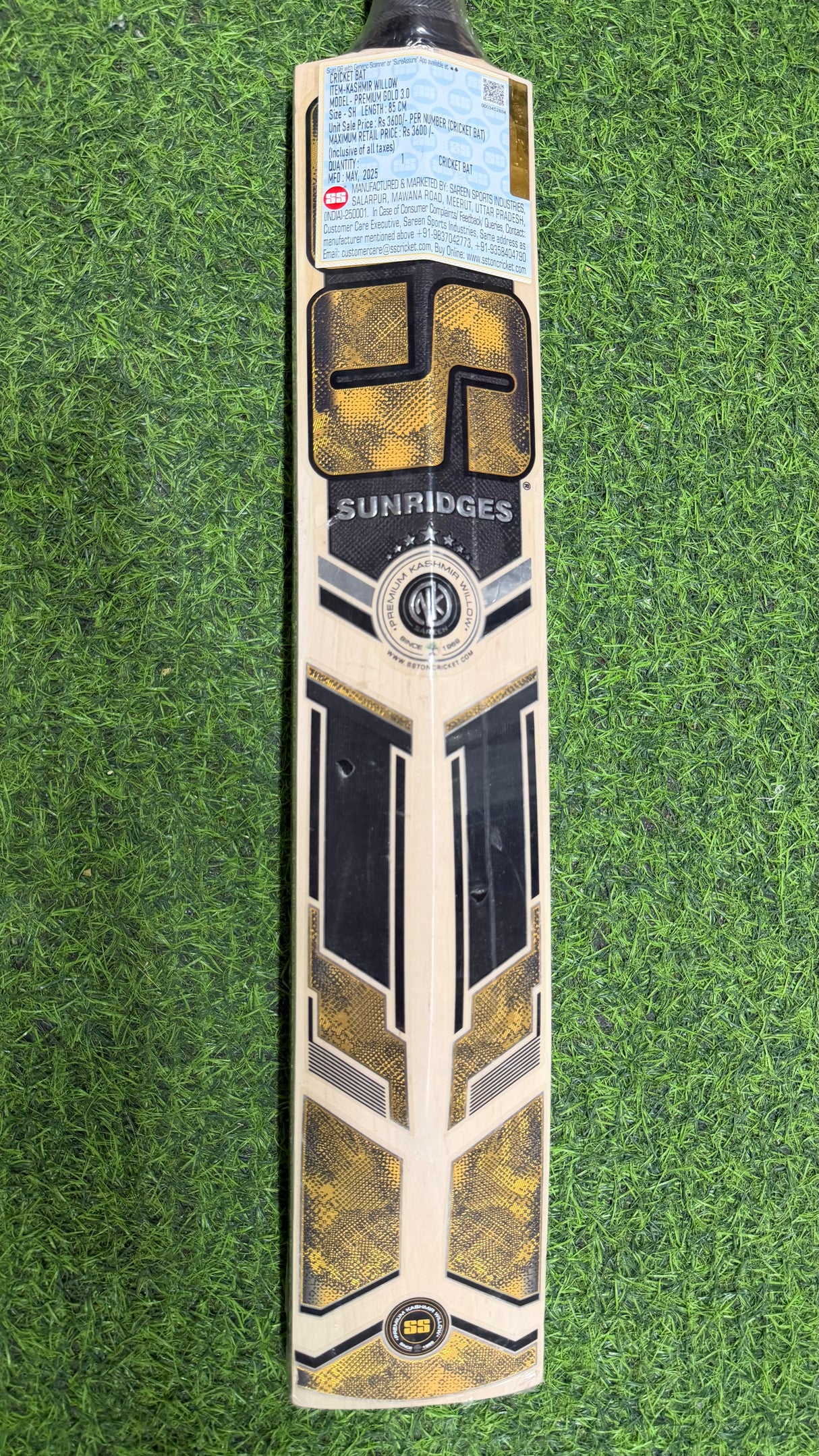 SS Sunridges 3.0 Kashmir willow Cricket Bat | 1390 Grams ( 3.0 lb )