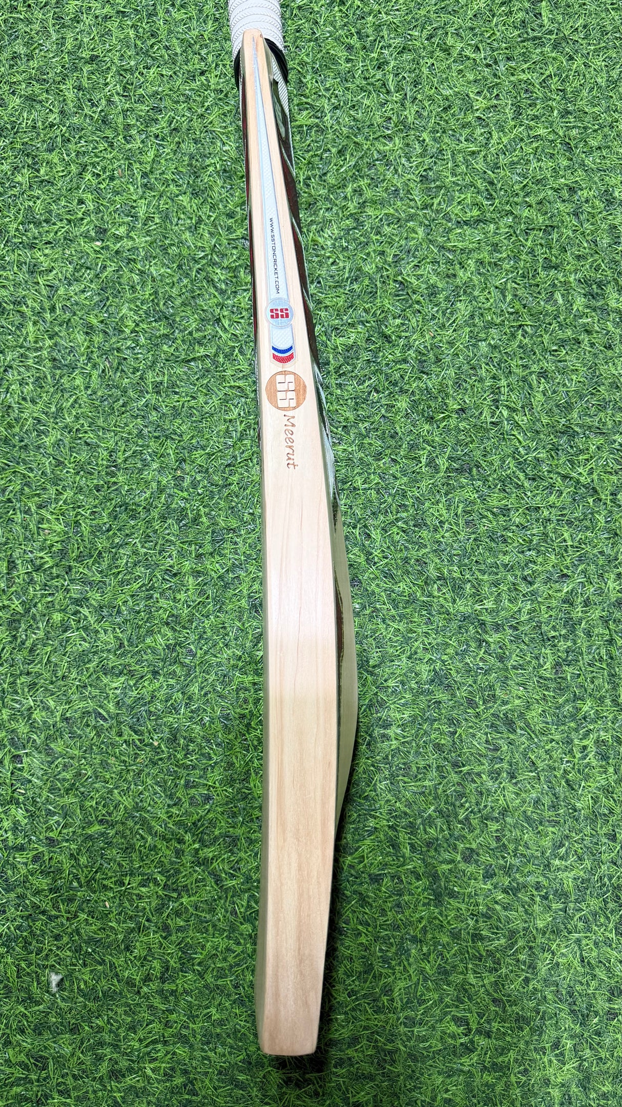 SS SKY Stunner English Willow Cricket Bat - 1135 grams