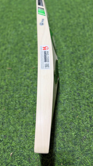 CA PRO 15000 Cricket Bat- English Willow - 14 Grains / 2.7 lb