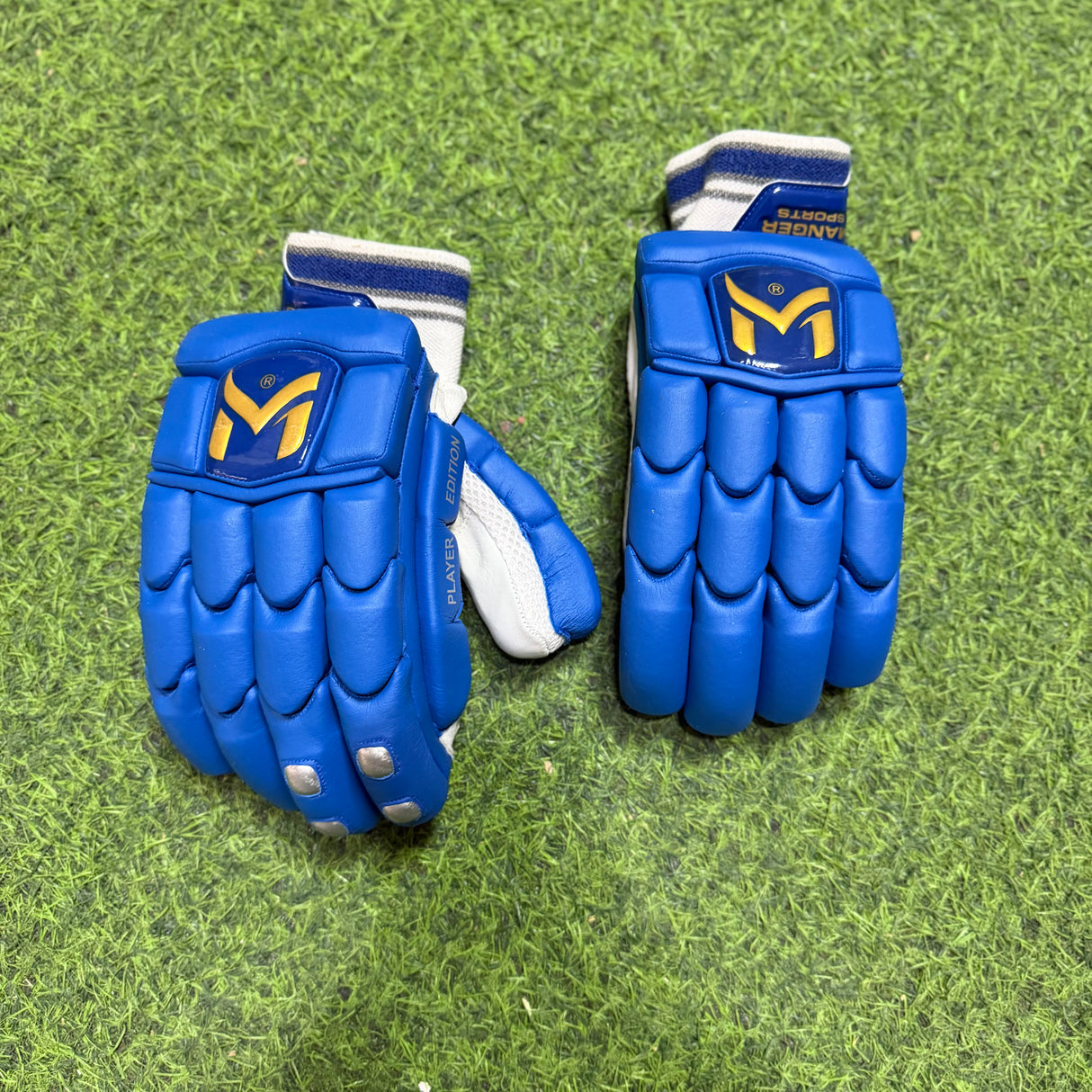 Manager Cricket Batting Gloves - Senior