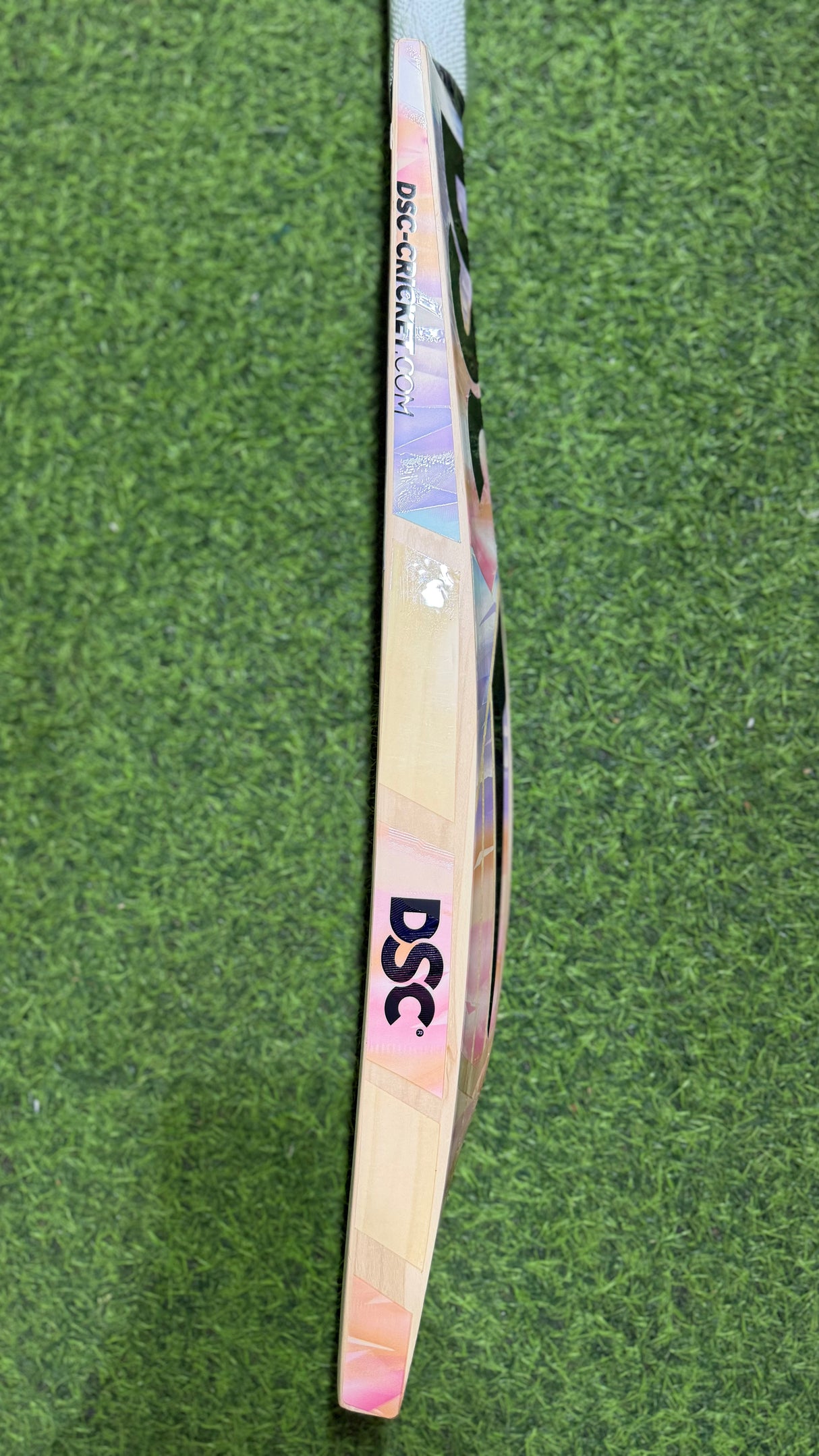 DSC Condor Torrrent - English willow Cricket Bat - 9 Grains - 1195 g