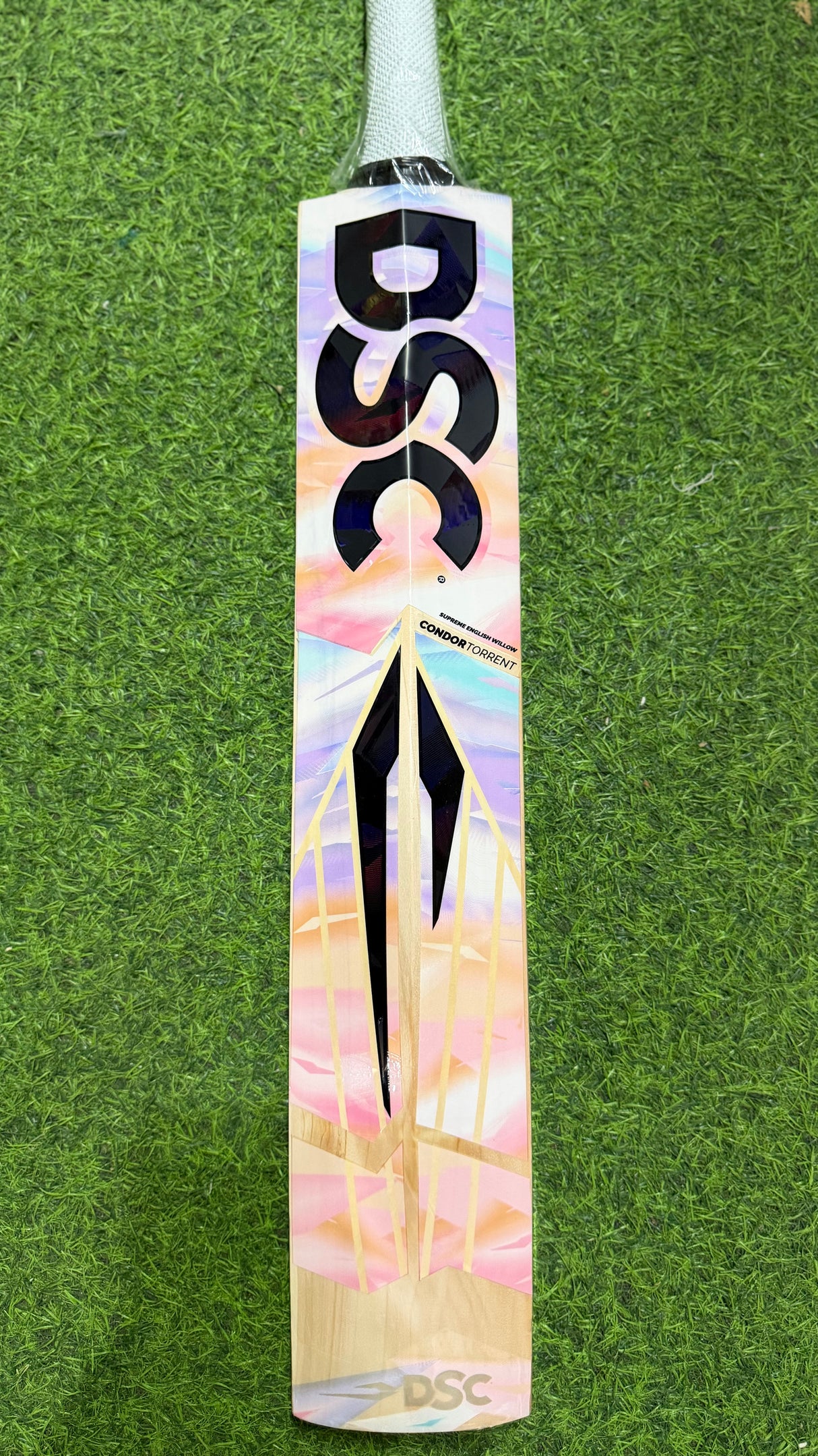 DSC Condor Torrrent - English willow Cricket Bat - 9 Grains - 1195 g