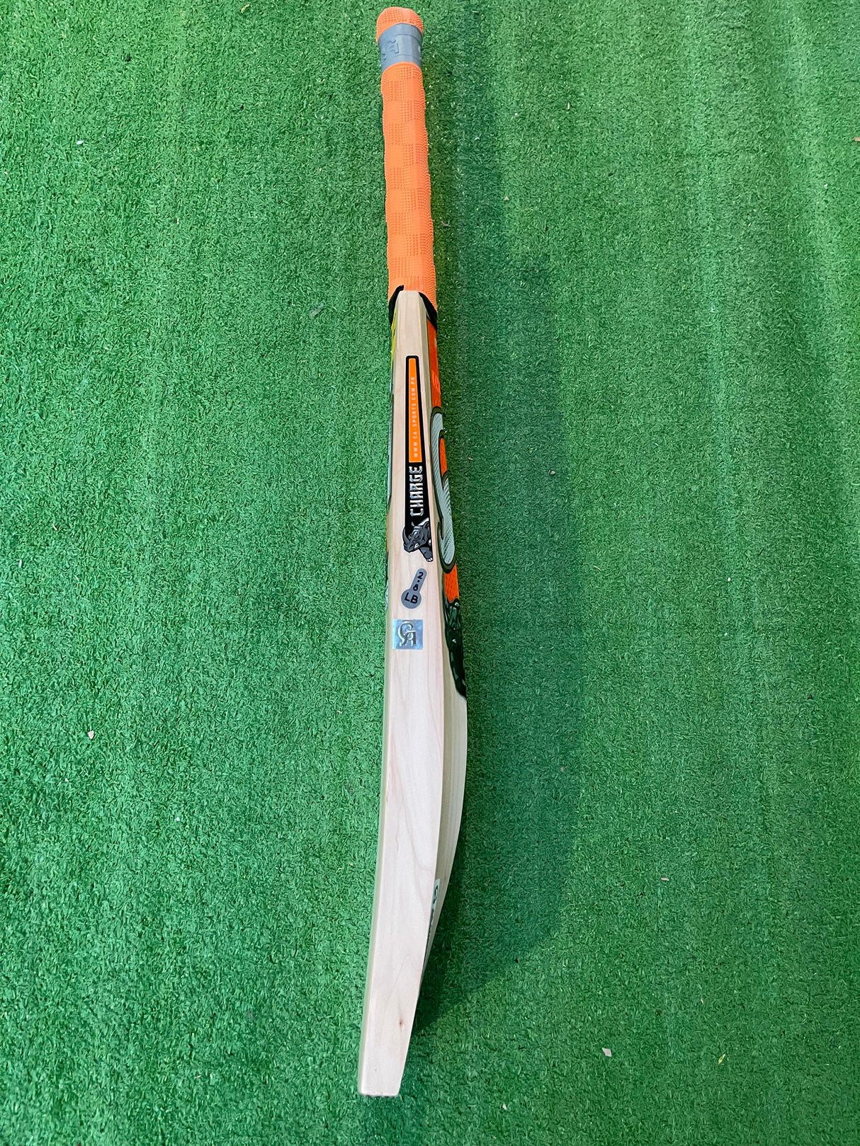 CA CHARGE English Willow Cricket Bat - 10 Grains-1210g