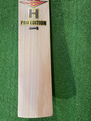 MB MALIK H PRO EDITION ENGLISH WILLOW CRICKET BAT-7 GRAINS-1175g