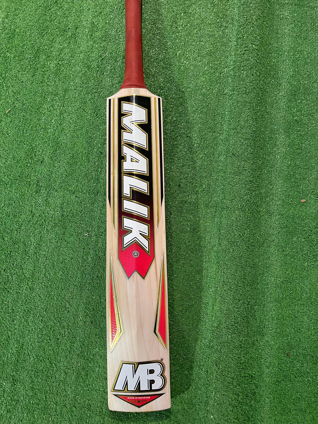 MB MALIK H PRO EDITION ENGLISH WILLOW CRICKET BAT-7 GRAINS-1175g