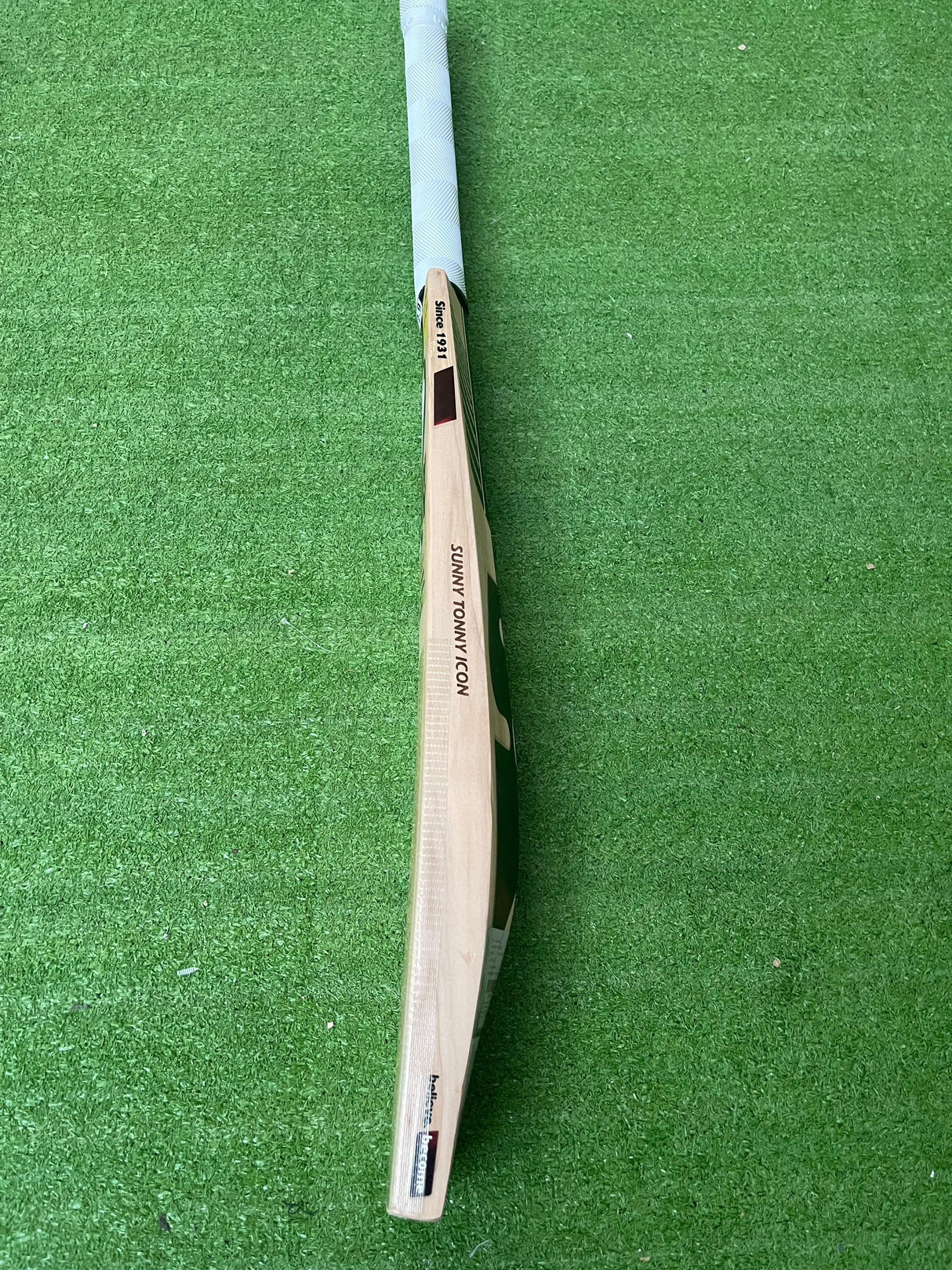 SG SUNNY TONNY ICON English willow Cricket Bat -1165g- 12 Grains