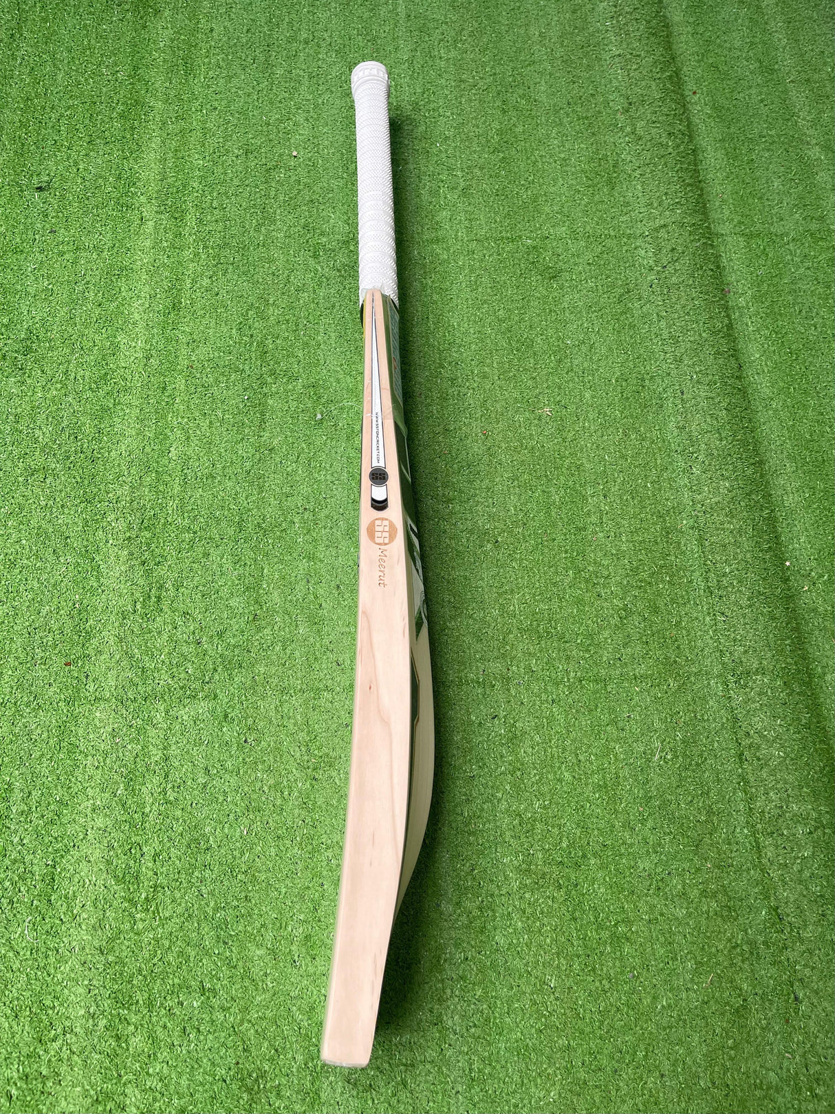 SS SKY 360 English willow Cricket Bat - 7 Grains - 1175g
