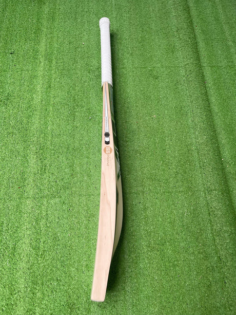 SG KLR 250 | English willow Cricket Bat - 8 Grains / 1190g