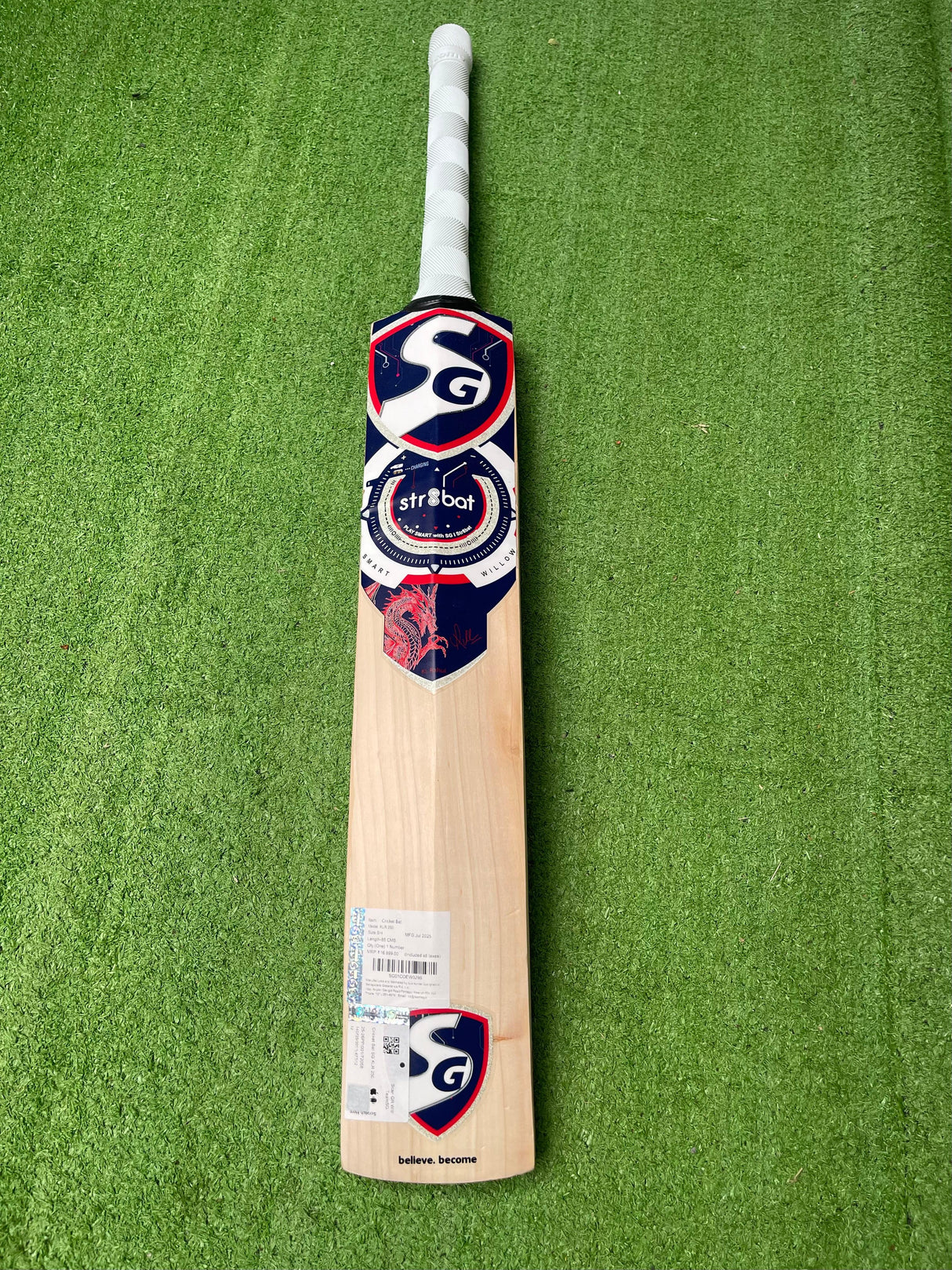 SG KLR 250 | English willow Cricket Bat - 8 Grains / 1190g