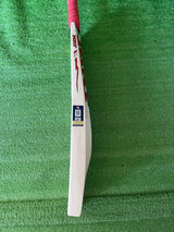 MRF Virat Kohli Genius Run Machine-Grade-1 English Willow Cricket Bat -7 Grains / 1154 Grams