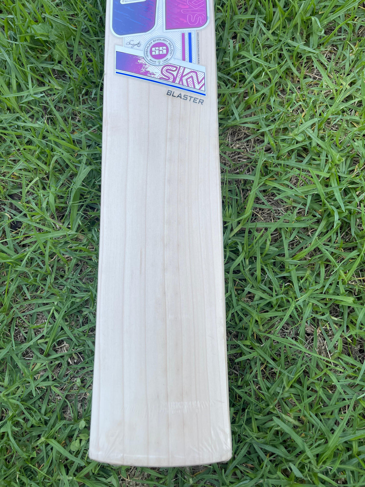SS SKY Blaster Premium English willow Cricket Bat - 1175g - 7 Grains
