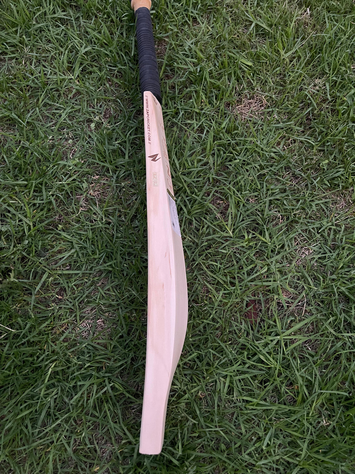 ZAP Crown Lagacy Premium English willow Cricket Bat - 9 Grains - 1170g