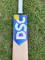 DSC BLU 330 Grade 2 English willow Cricket Bat - 8 Grains - 1190 g