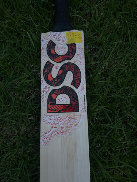 DSC Thumpa 4000 Edition English willow Cricket Bat - 10 Grains - 1235g