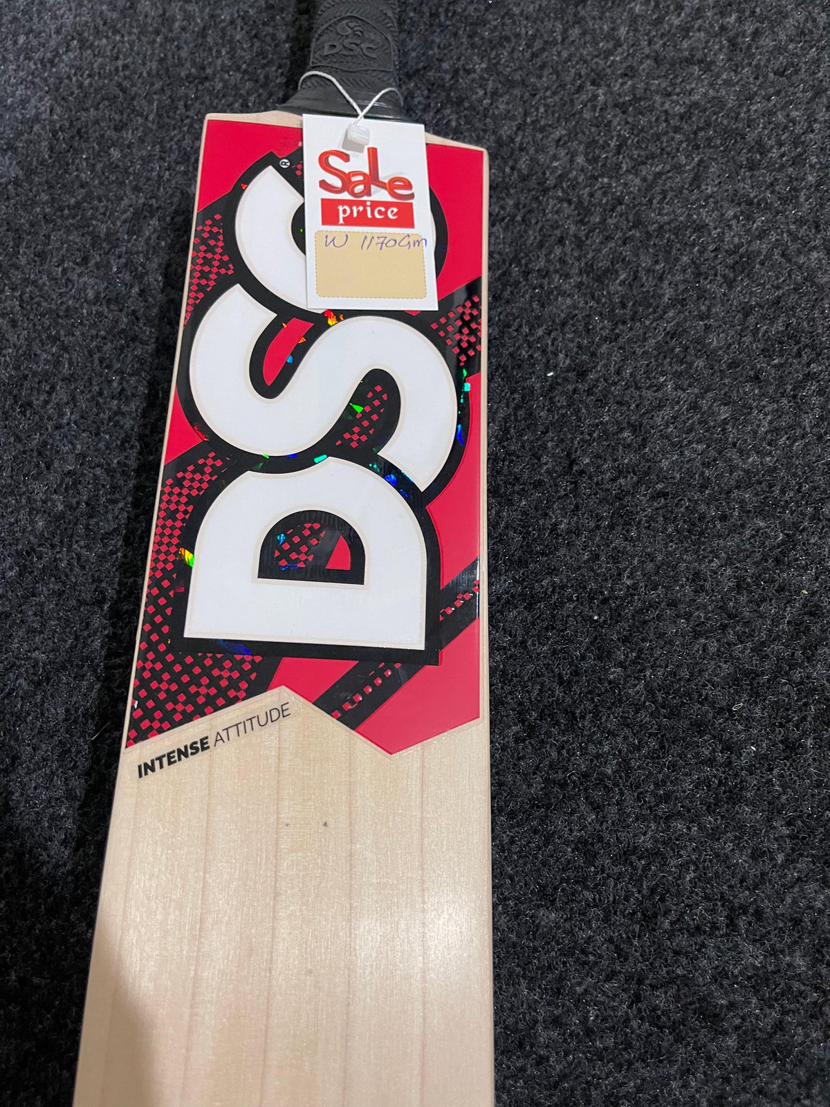 DSC Intense Attitude English willow Cricket Bat - 1170g