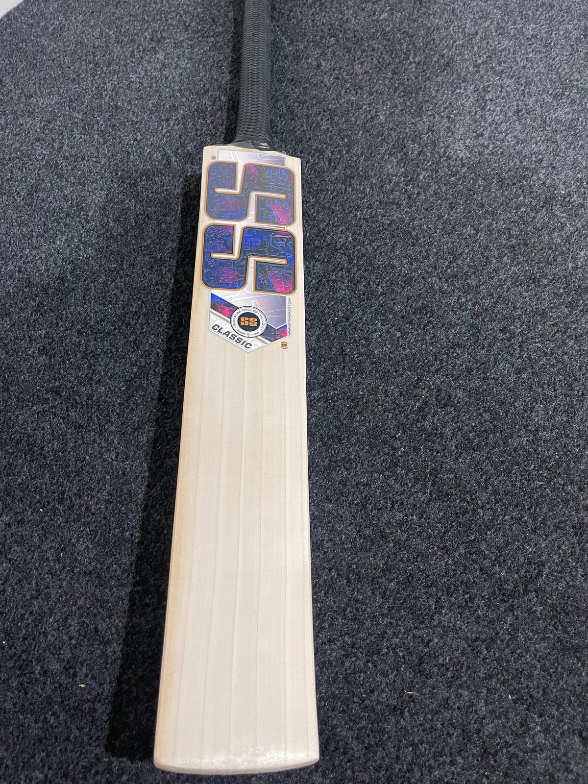 SS Classic English willow Cricket Bat - 1195G