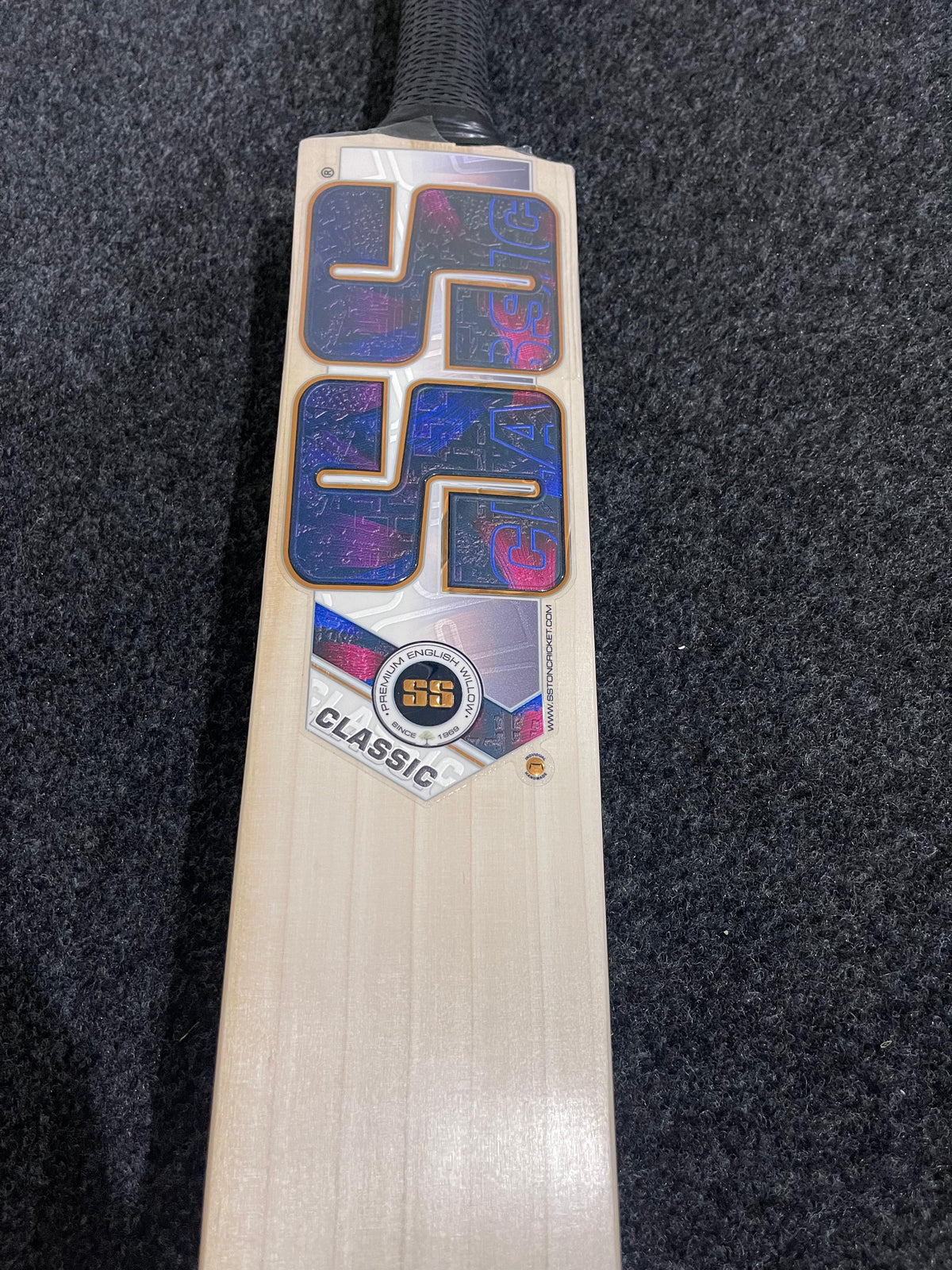 SS Classic English willow Cricket Bat - 1195G
