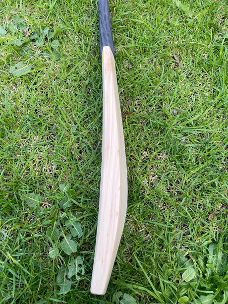 English Willow Cricket Bat - Non Branded | 1200g 09 Grains