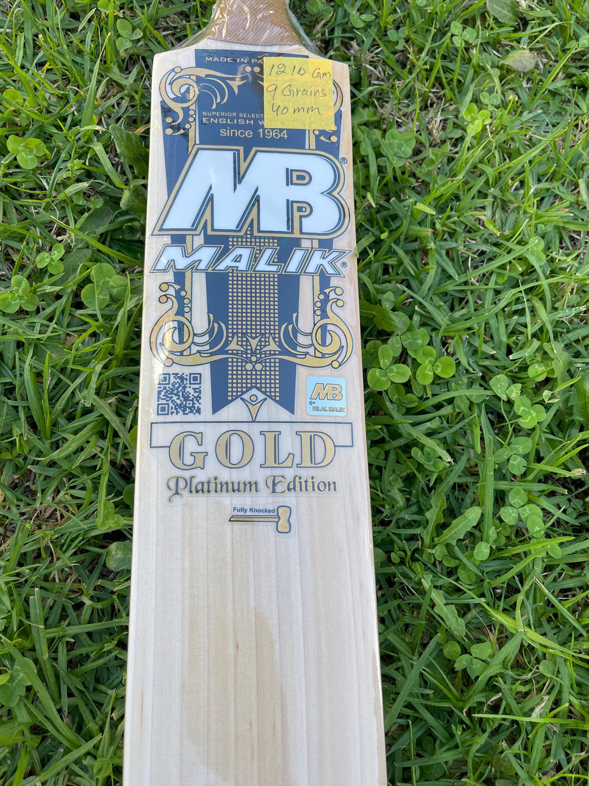 MB MALIK GOLD PLATINUM ENGLISH WILLOW CRICKET BAT-9 GRAINS-1210g