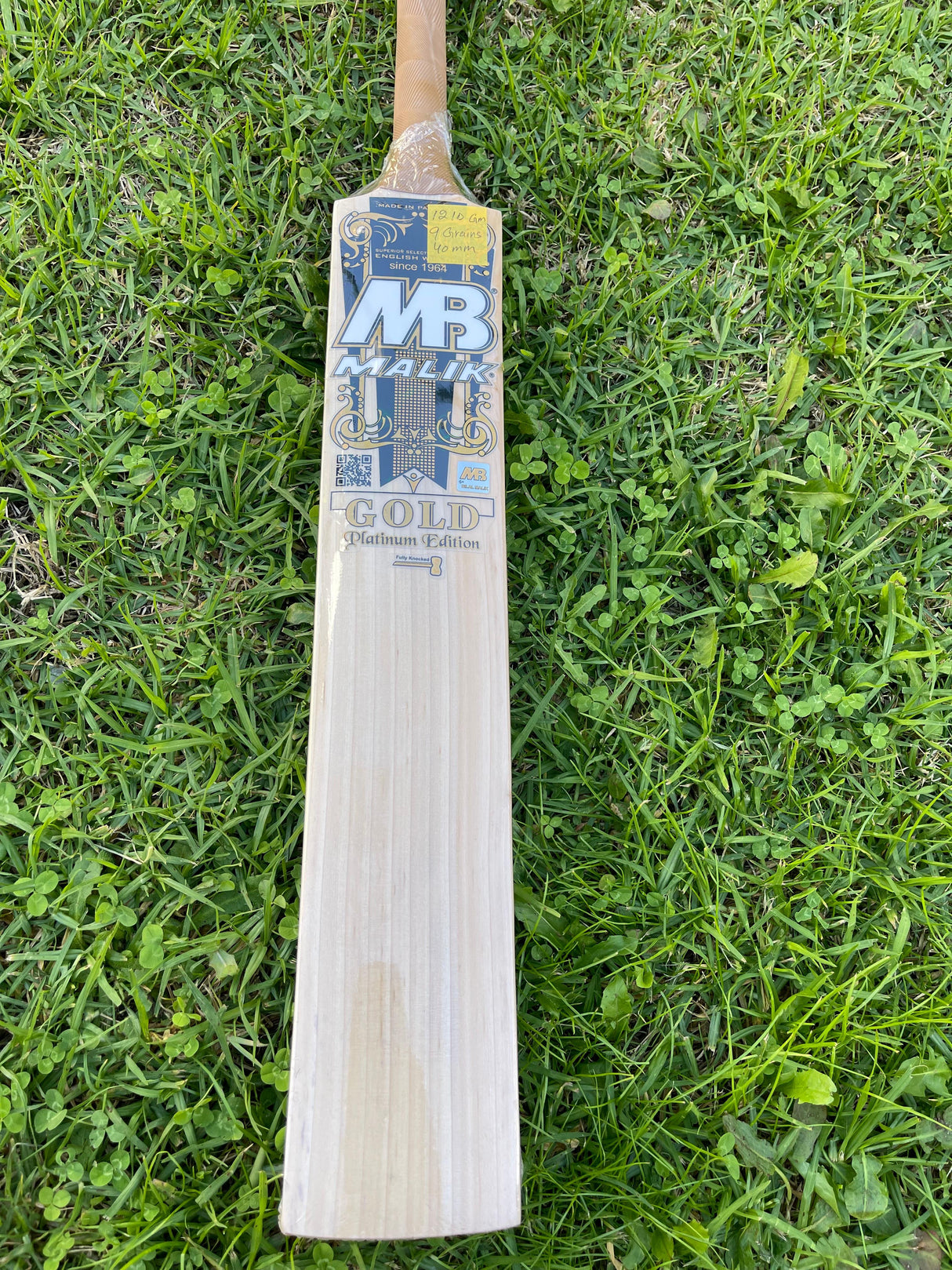 MB MALIK GOLD PLATINUM ENGLISH WILLOW CRICKET BAT-9 GRAINS-1210g